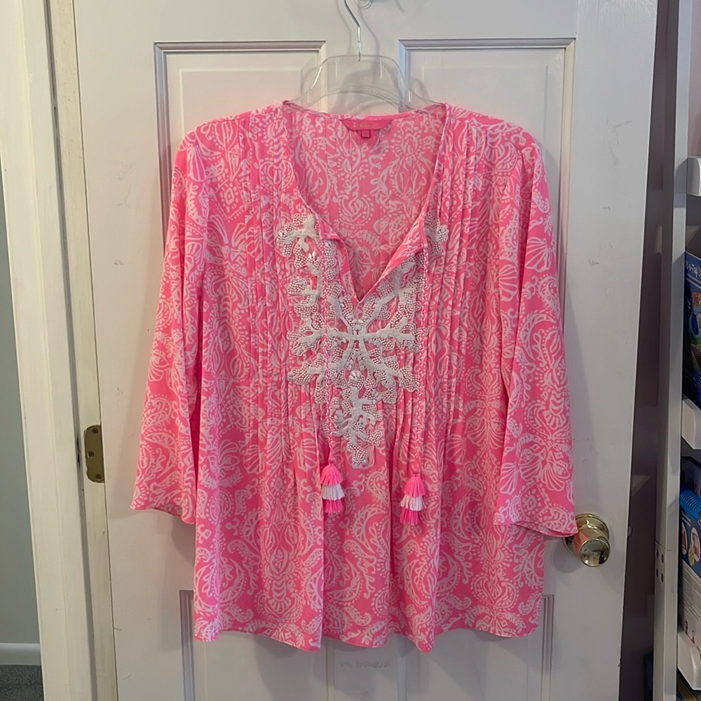 Lilly Pulitzer silky top, pink and white, size xl